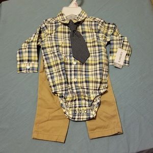 NEW Carters 9M Baby Pant set with Shirt and Tie